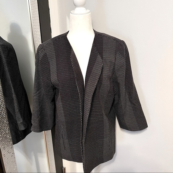 Eileen Fisher Jackets & Blazers - EILEEN Fisher Black & White Open Blazer with Slit in back Size Medium